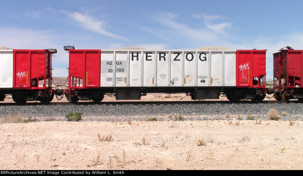 WB Unit Ballast Hooper Frt at Erie NV -69